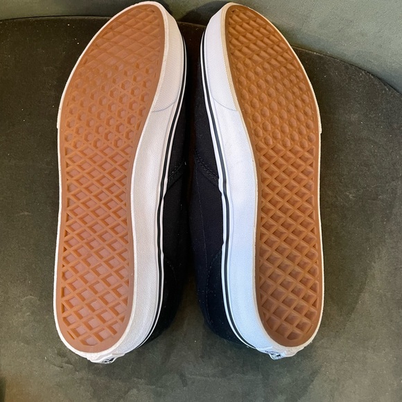 Vans Heart Classic Slip Ons VALENTINES DAY SHOES - Picture 3 of 4